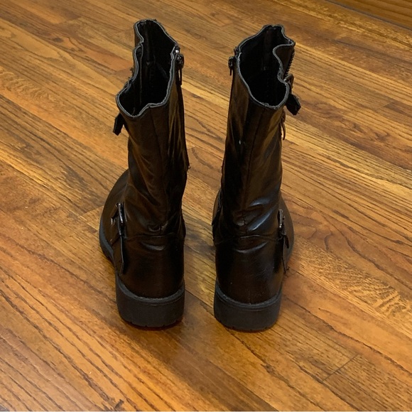 ShoeVibe Brooklyn Mid-Calf Black Boots
Ladies Teen Size 6.5
Smoke Free Home
Bund - Picture 7 of 13
